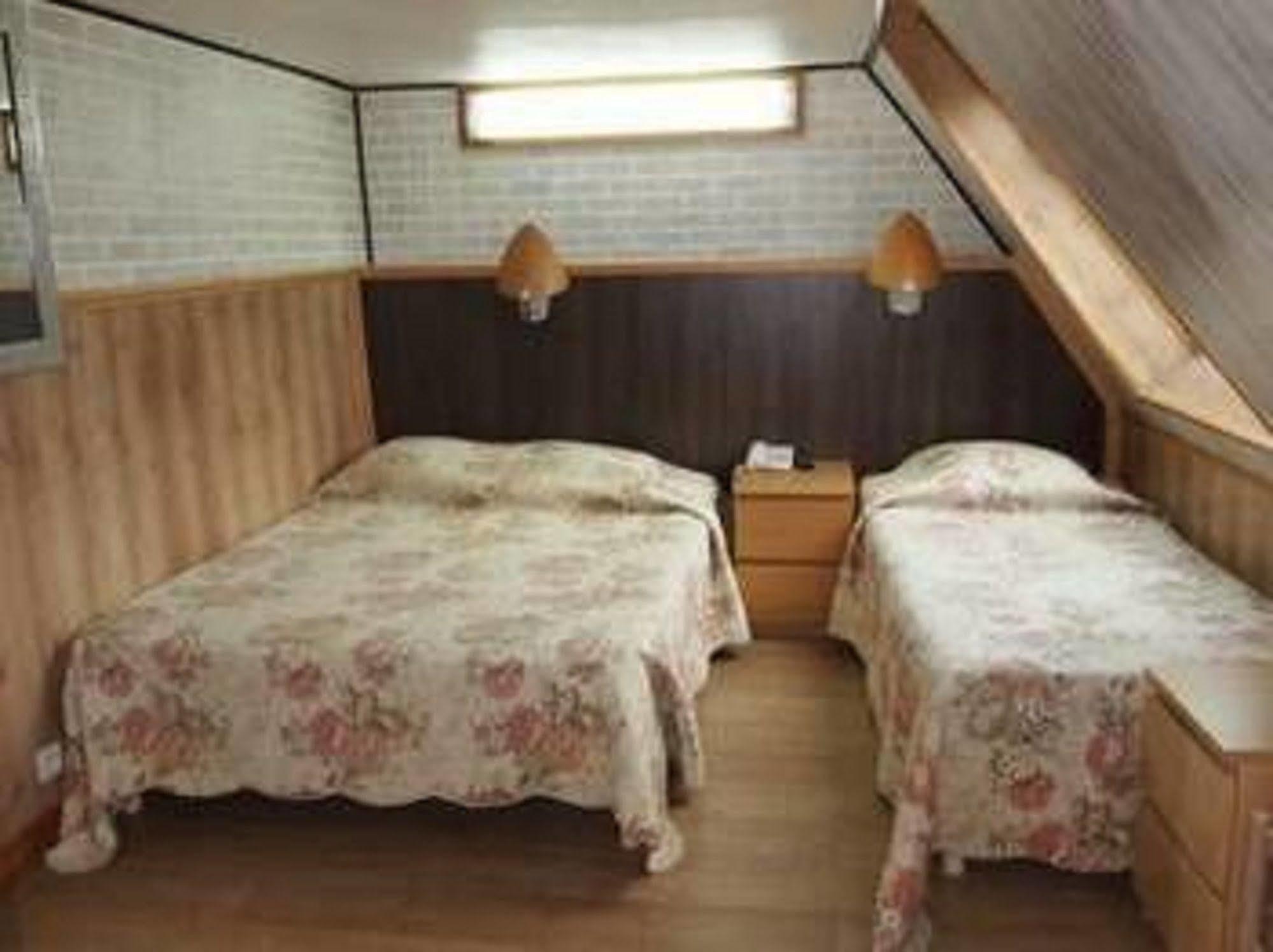 פריז Hotel Fiat מראה חיצוני תמונה